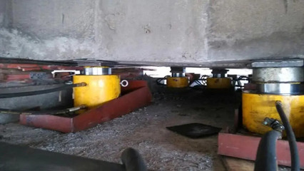 橋梁頂升千斤頂在省道S270線大洞大橋維修加固工程運(yùn)用