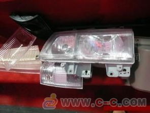 汽車(chē)工業(yè)的精密基石 大燈、內(nèi)外飾件、配件與橡膠制品模具