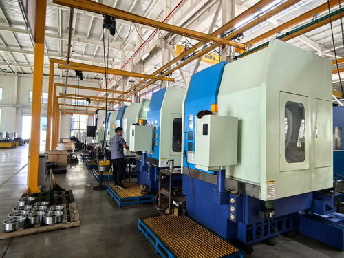 四中全會(huì)精神在基層 新泰市汽車(chē)內(nèi)飾件產(chǎn)業(yè)園區(qū)聚鏈成群，激發(fā)發(fā)展新動(dòng)能